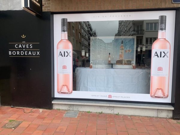Window decoration for AIX with Grafityps self-adhesive film P26 with air escape technology. Wrapped by Shannon (Belgium)