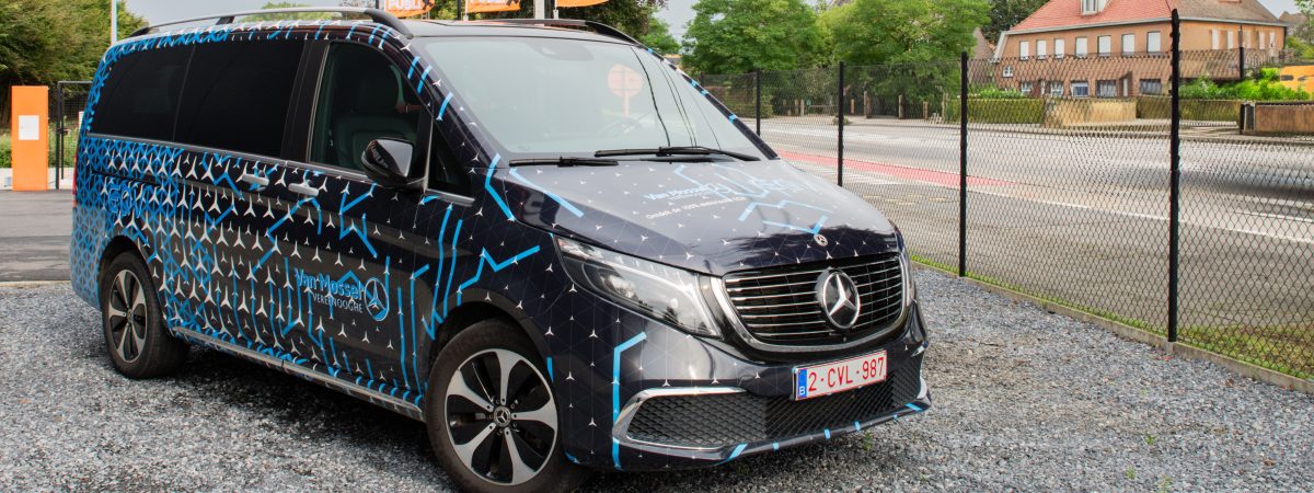 Promotiebus van Van Mossel gewrapt door PubliX met Omega-Skinz Pearl of Wisdom